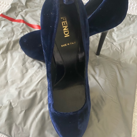 Fendi navy velvet platform heels - Picture 6 of 7